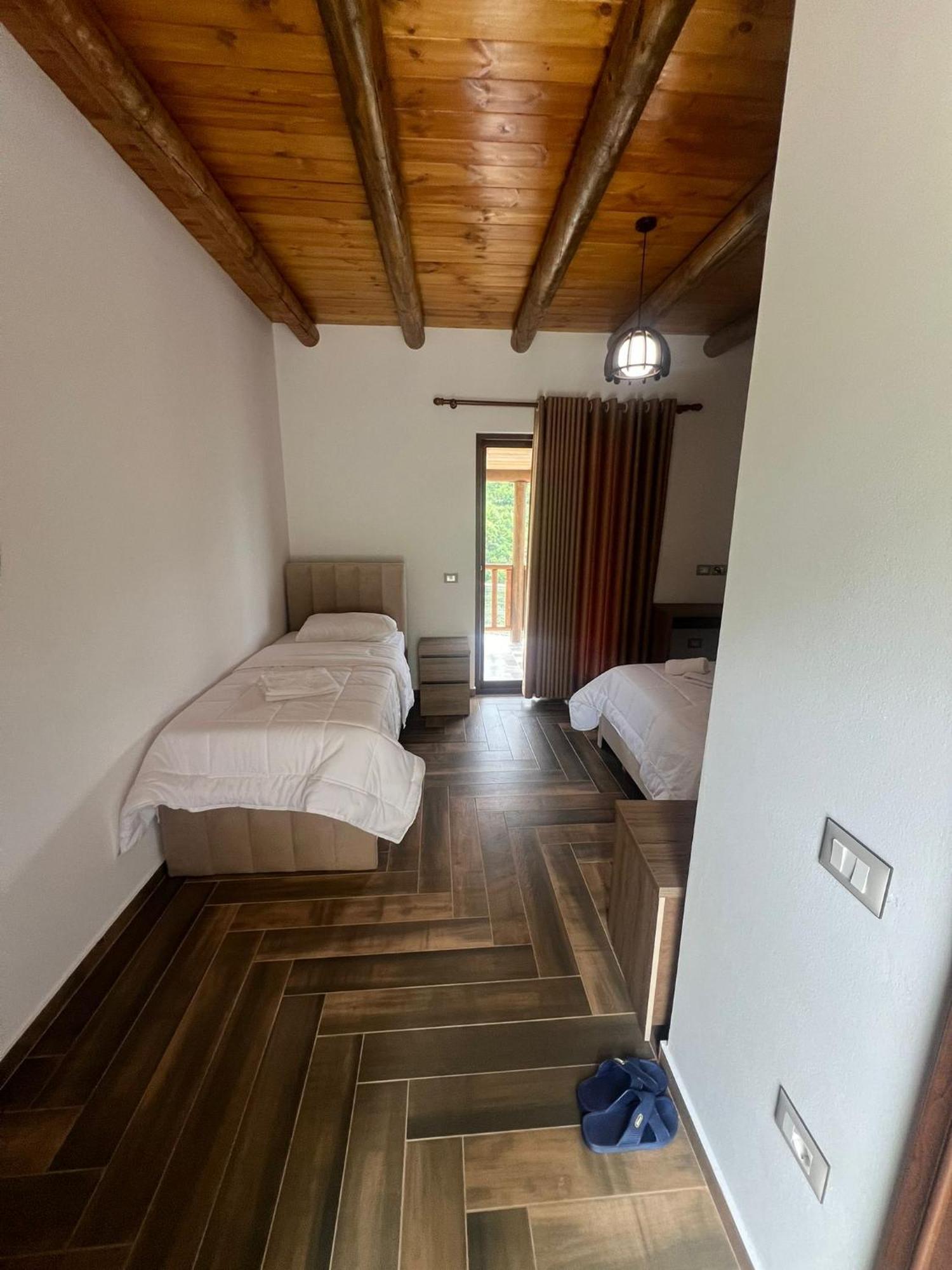 Guest House Bracaj Zhaban 외부 사진