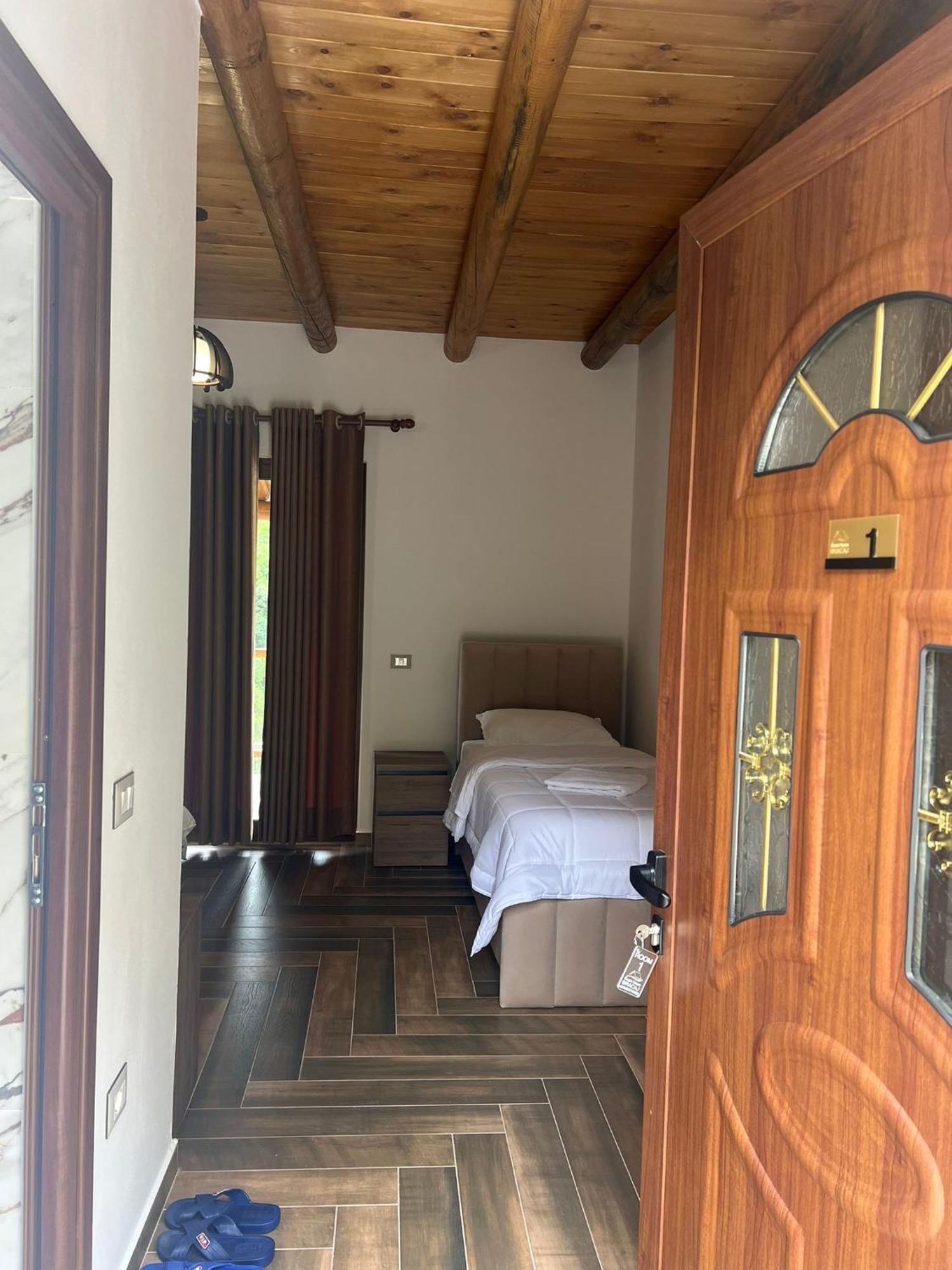 Guest House Bracaj Zhaban 외부 사진