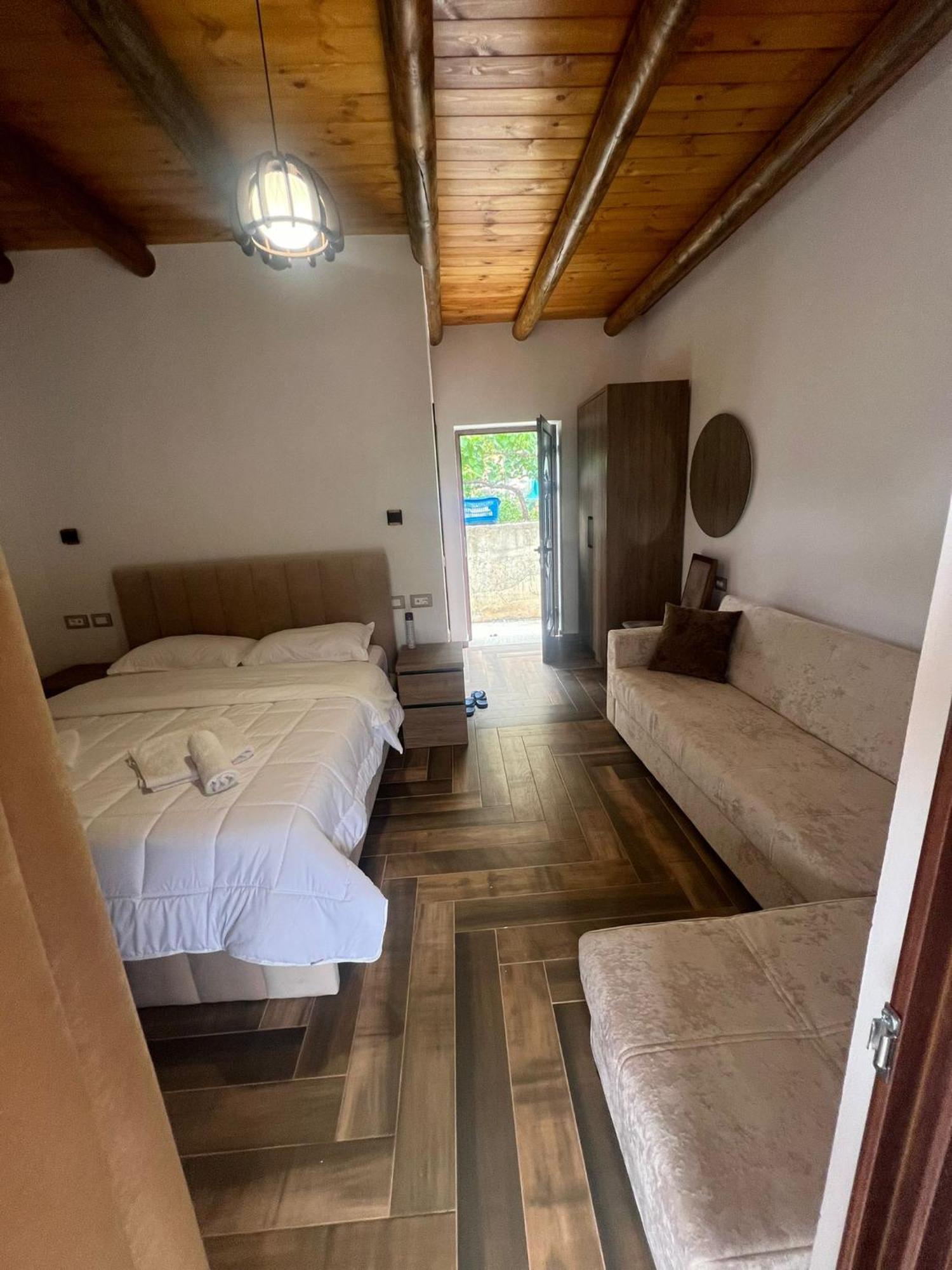 Guest House Bracaj Zhaban 외부 사진