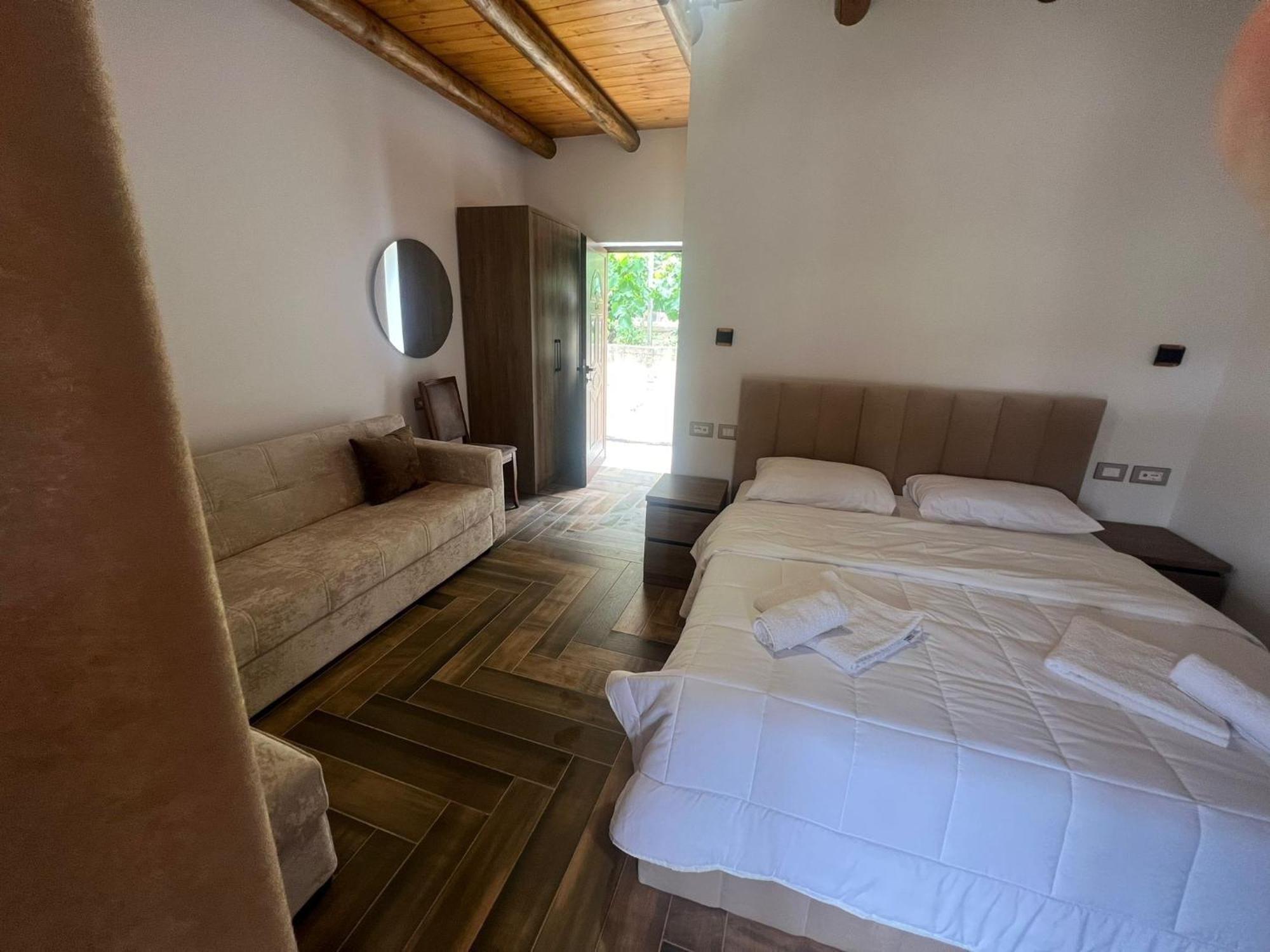 Guest House Bracaj Zhaban 외부 사진