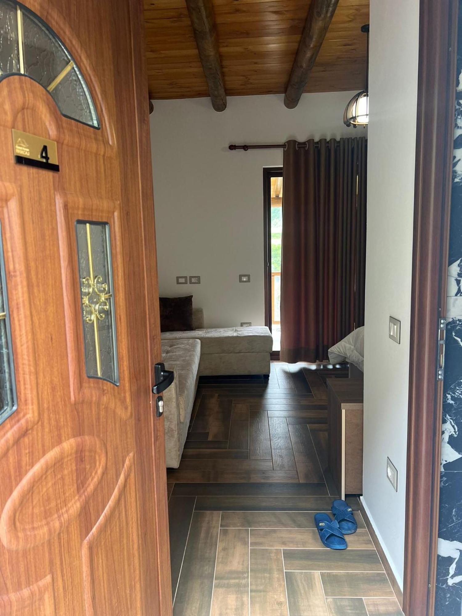 Guest House Bracaj Zhaban 외부 사진
