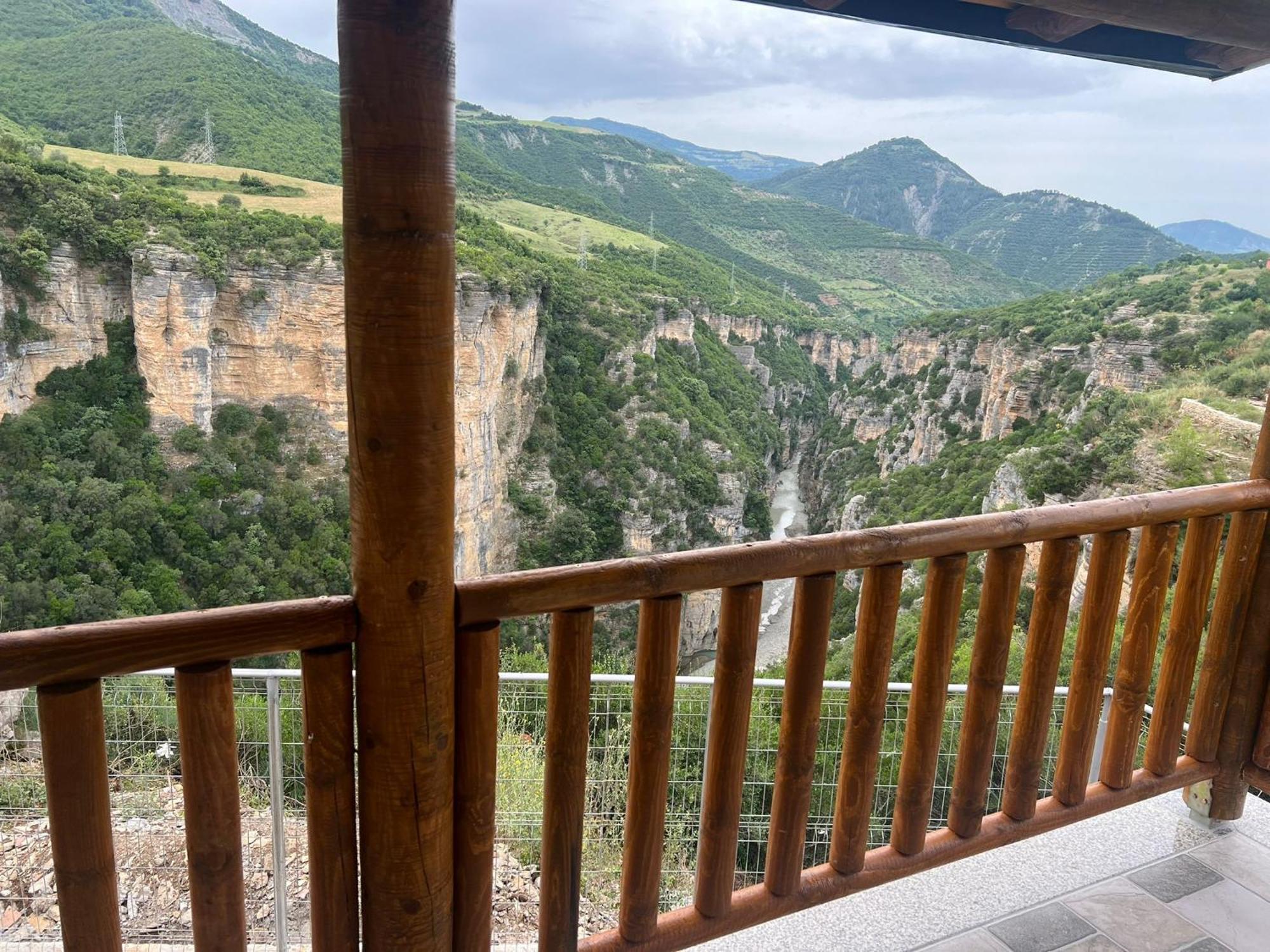 Guest House Bracaj Zhaban 외부 사진