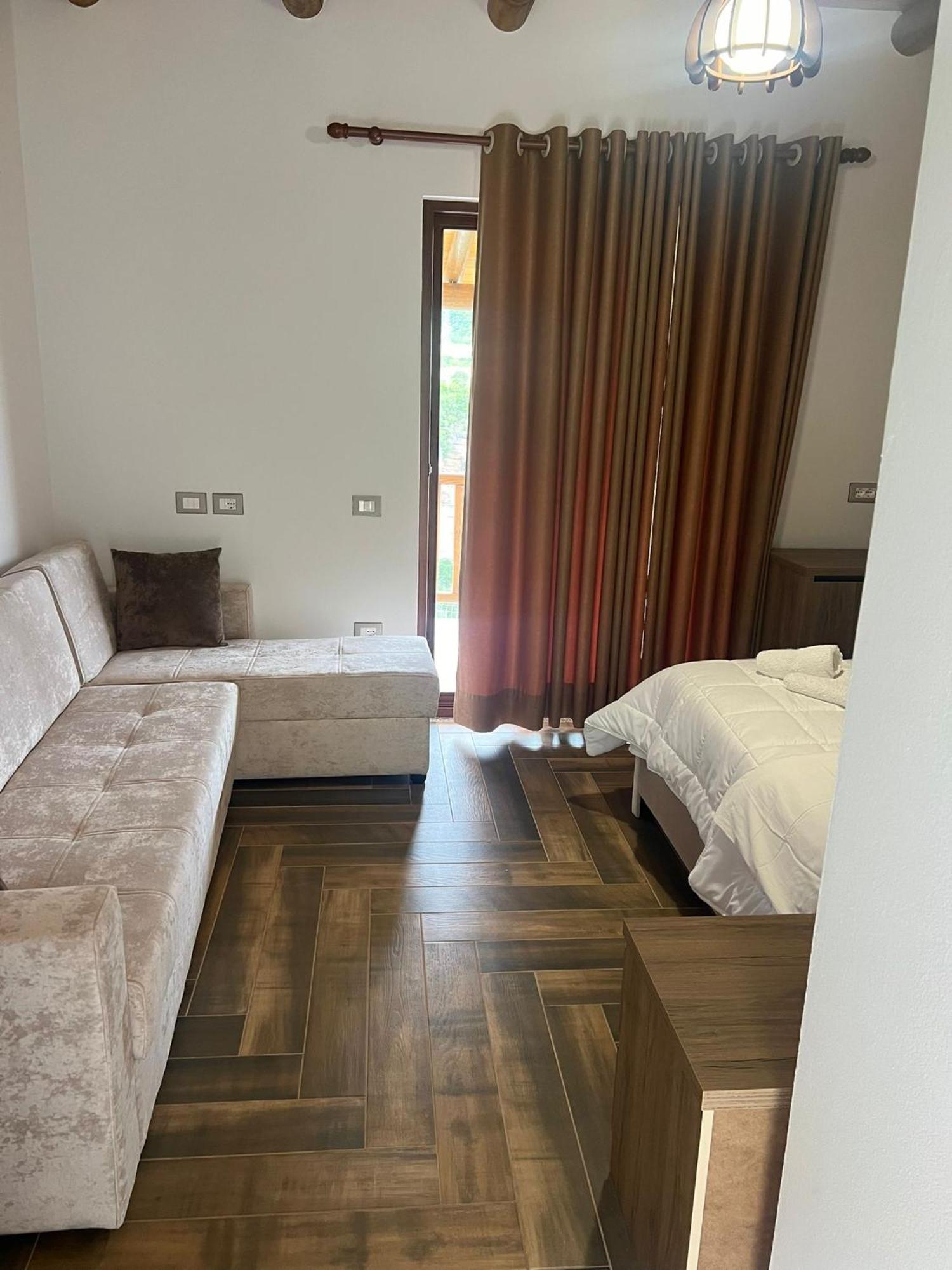 Guest House Bracaj Zhaban 외부 사진