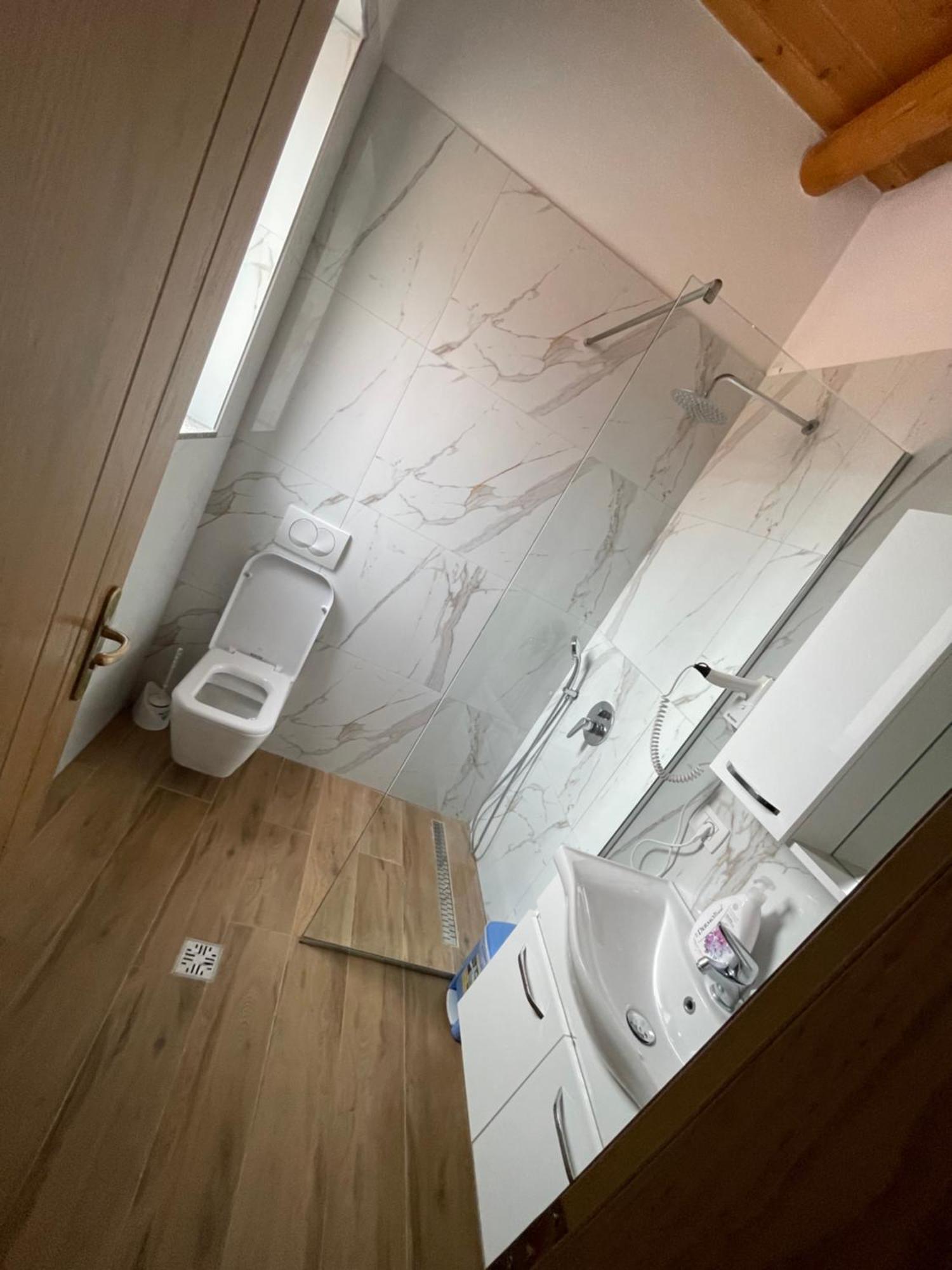 Guest House Bracaj Zhaban 외부 사진